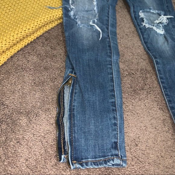 American Eagle distressed jeggings ❤️ - Picture 2 of 4